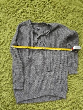 aerie Gray V-Neck Lace-Up Ribbed Sweater